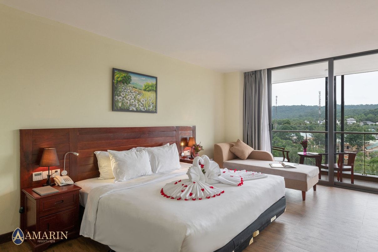 rooms-deluxe-hill-view-balcony-child-without-extra-bed