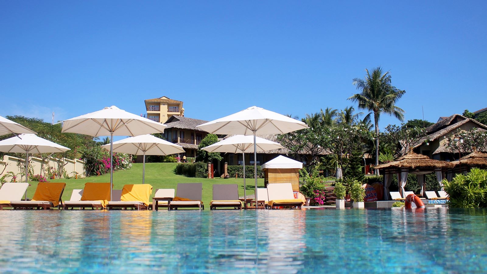 pools-outdoor-pool