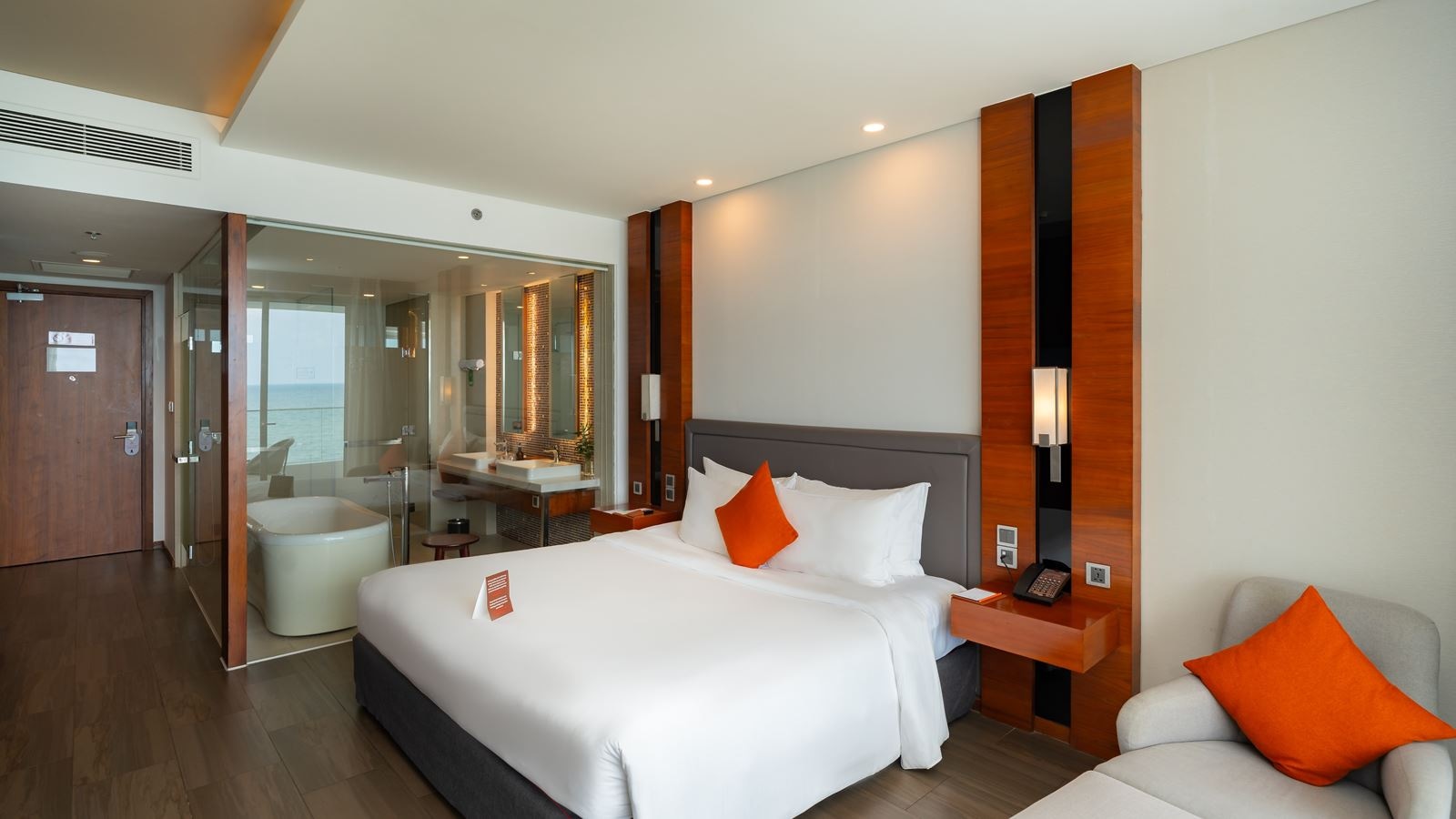 rooms-classic-ocean-view-room-balcony