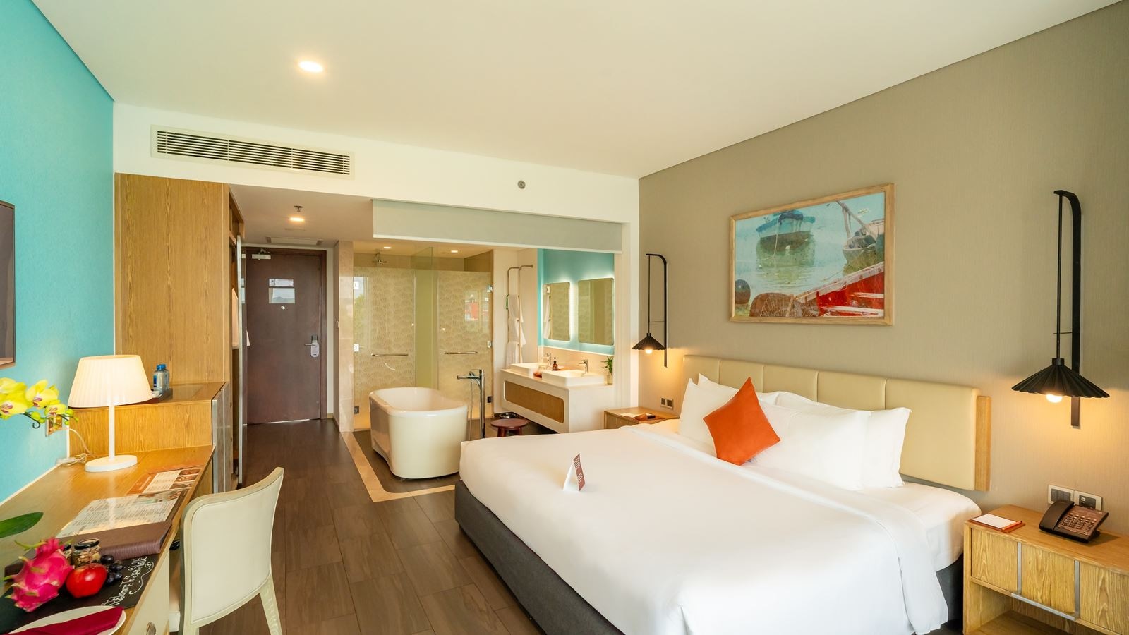 rooms-premium-ocean-view-room-balcony