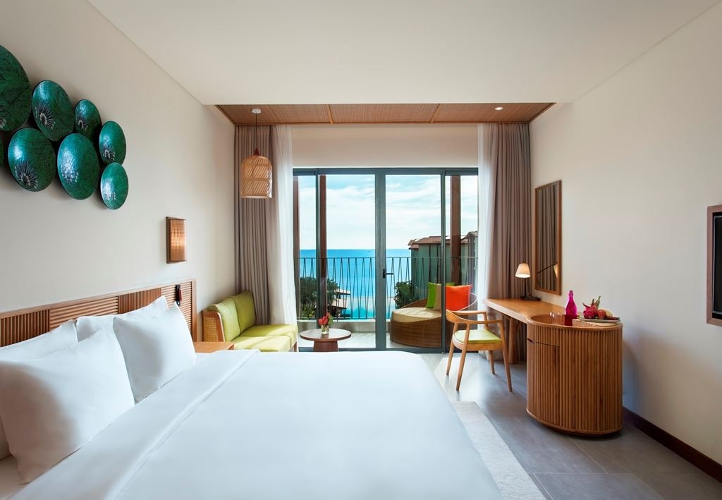 rooms-deluxe-ocean-view-with-balcony