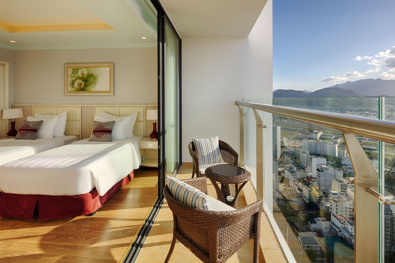 rooms-studio-city-view