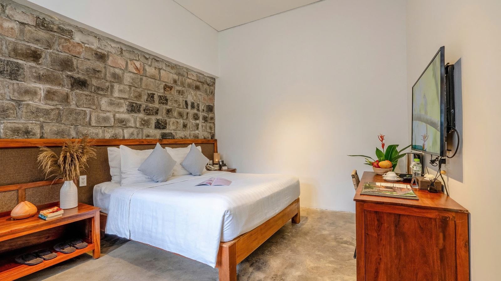 rooms-tropical-room