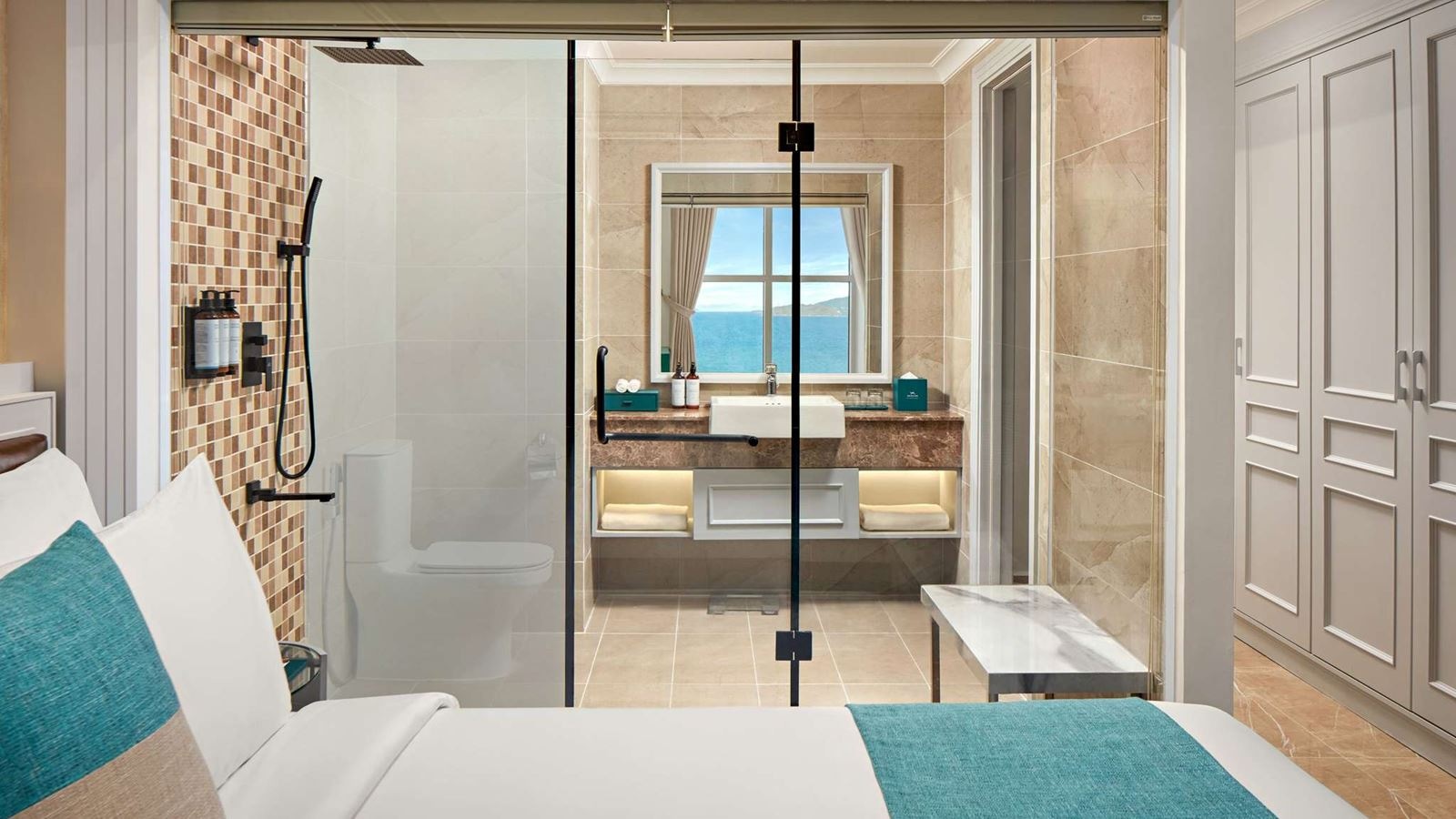 rooms-suite-family-connecting