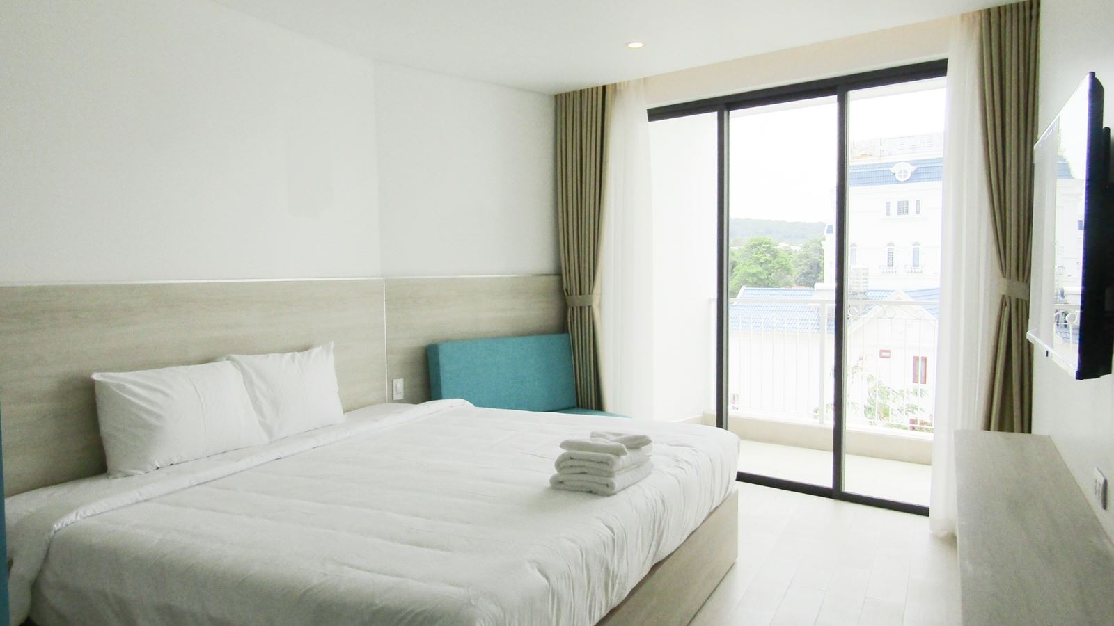 rooms-superior-with-balcony-child-without-extra-bed