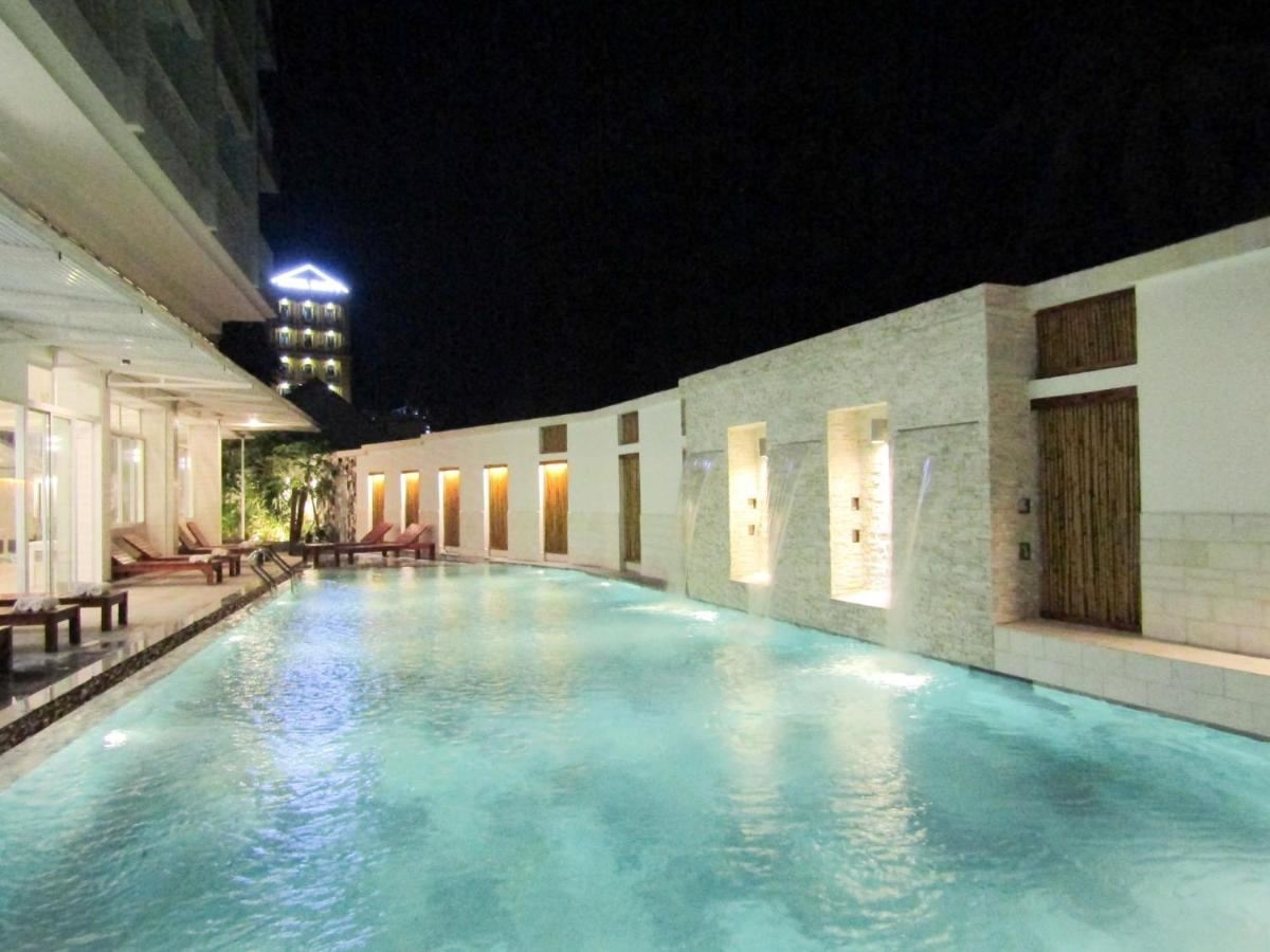 pools-outdoor-pool