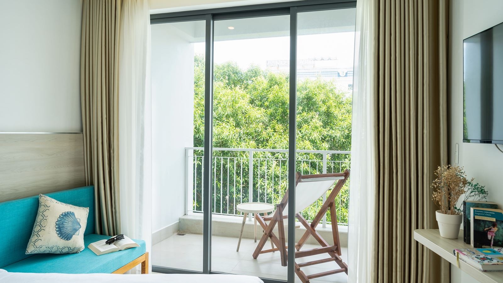 rooms-superior-with-balcony