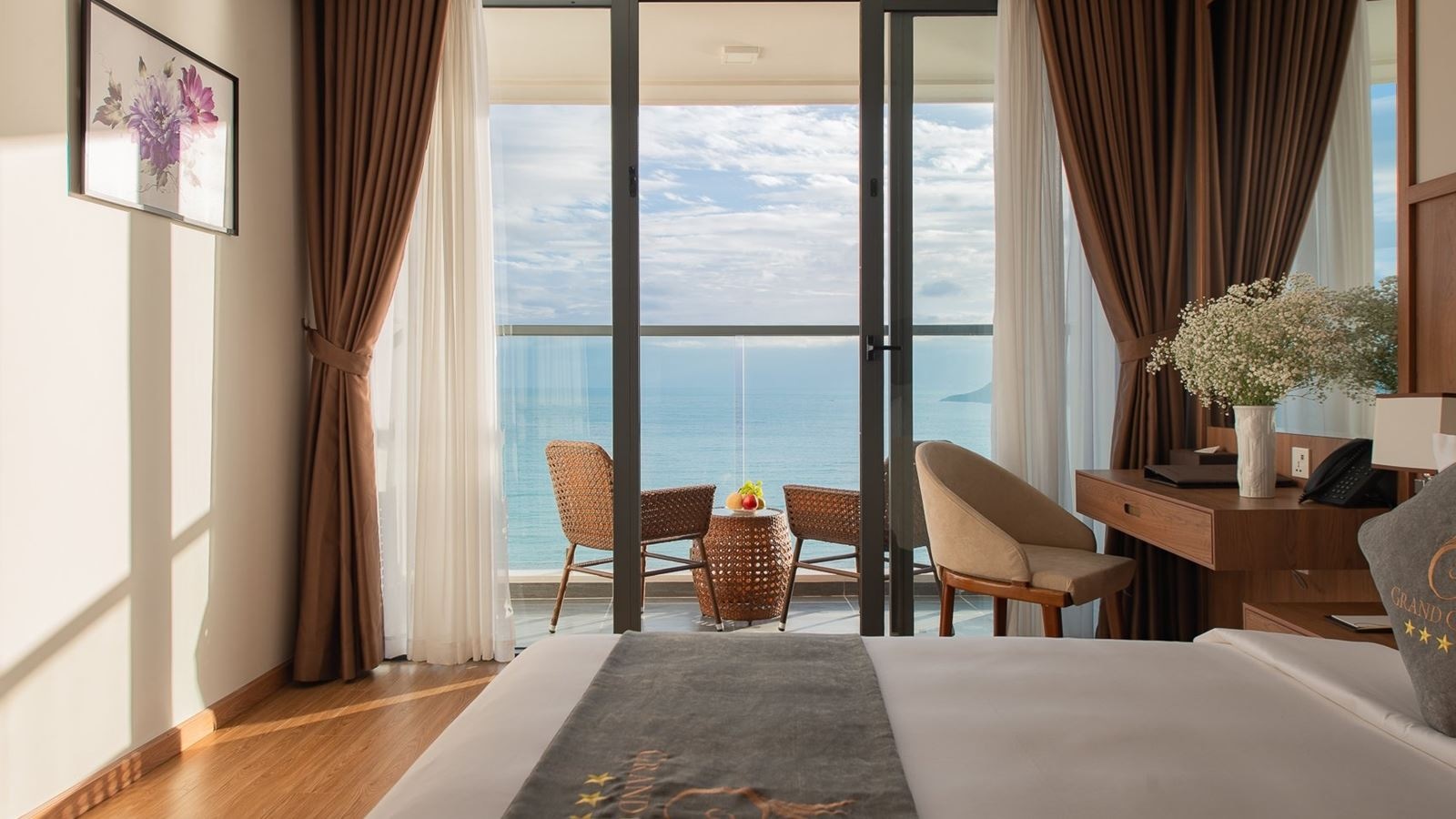 rooms-premier-deluxe-ocean-view