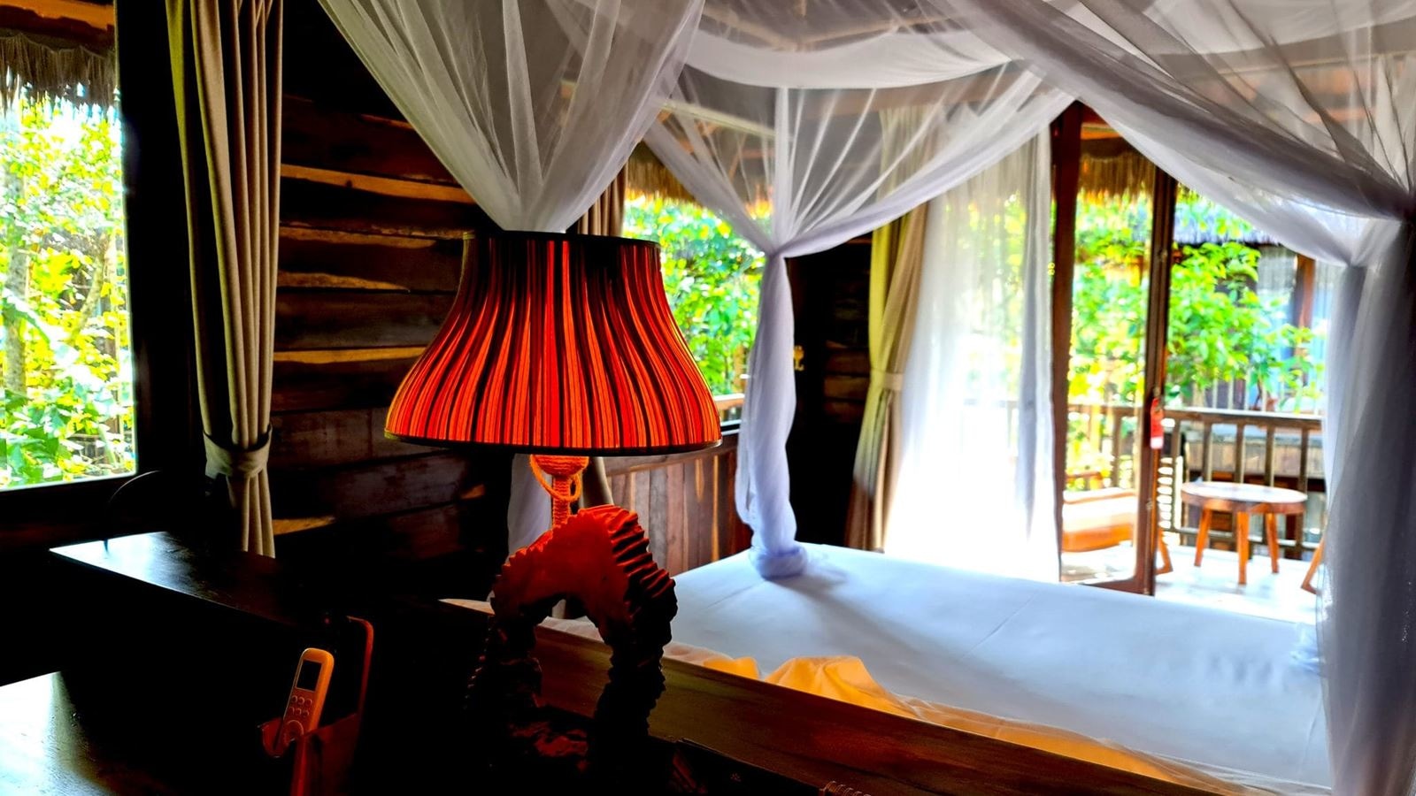 rooms-jungle-bungalow