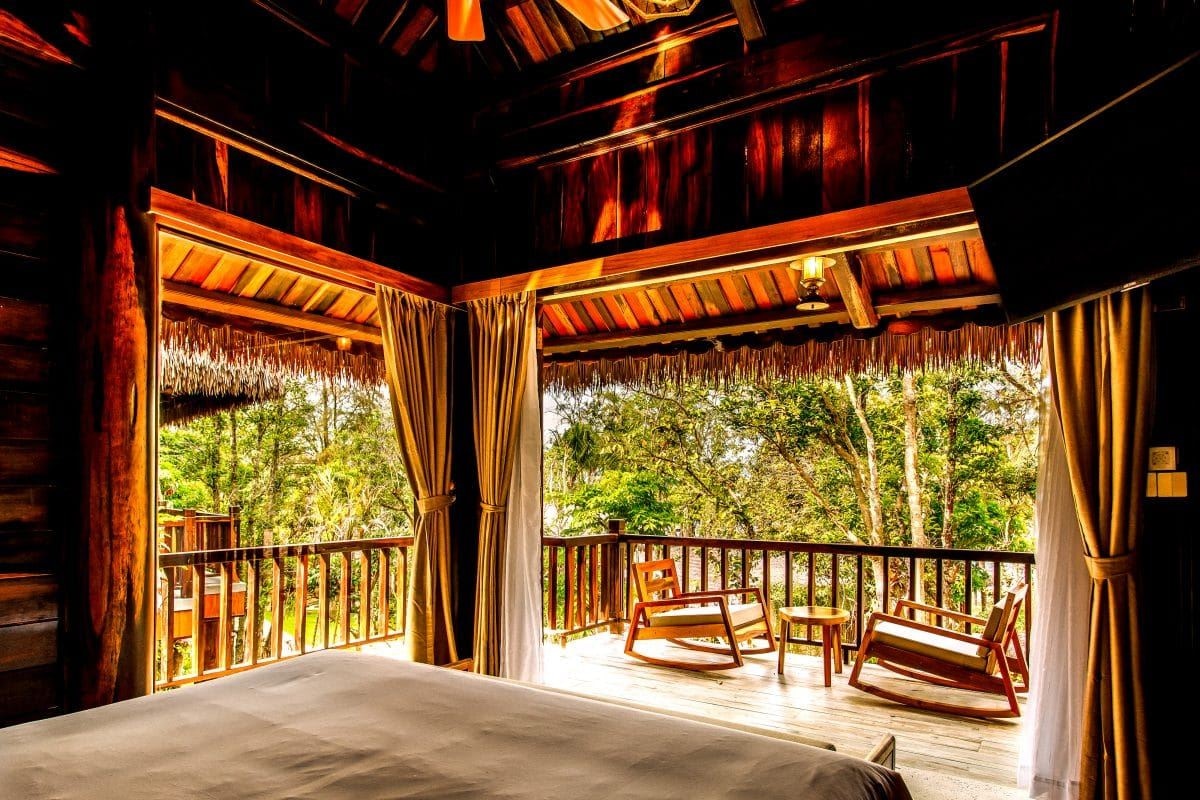 rooms-premium-ocean-breeze-bungalow
