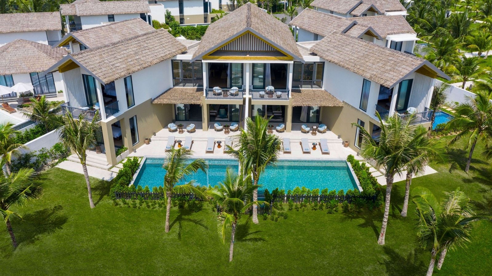 rooms-3bedroom-grand-pool-villa-child-without-extra-bed