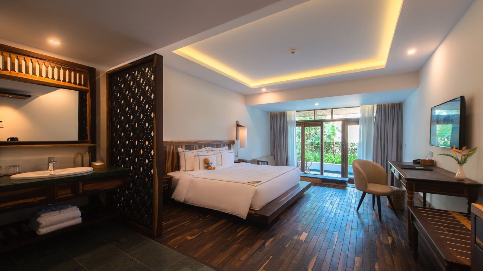 rooms-balcony-room