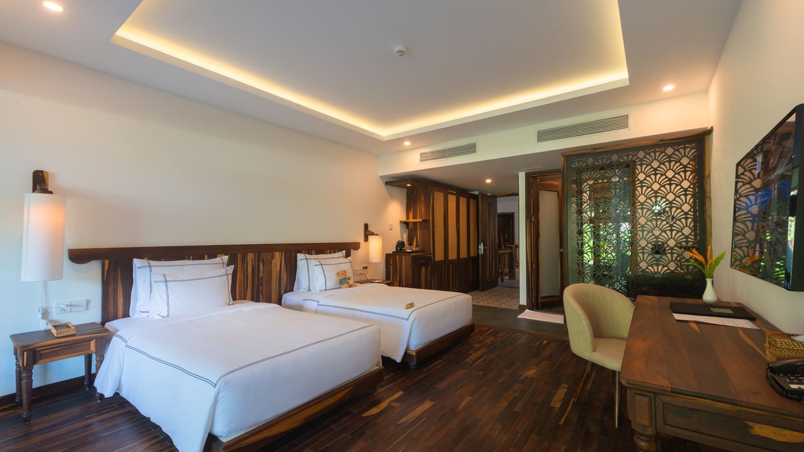 rooms-balcony-room