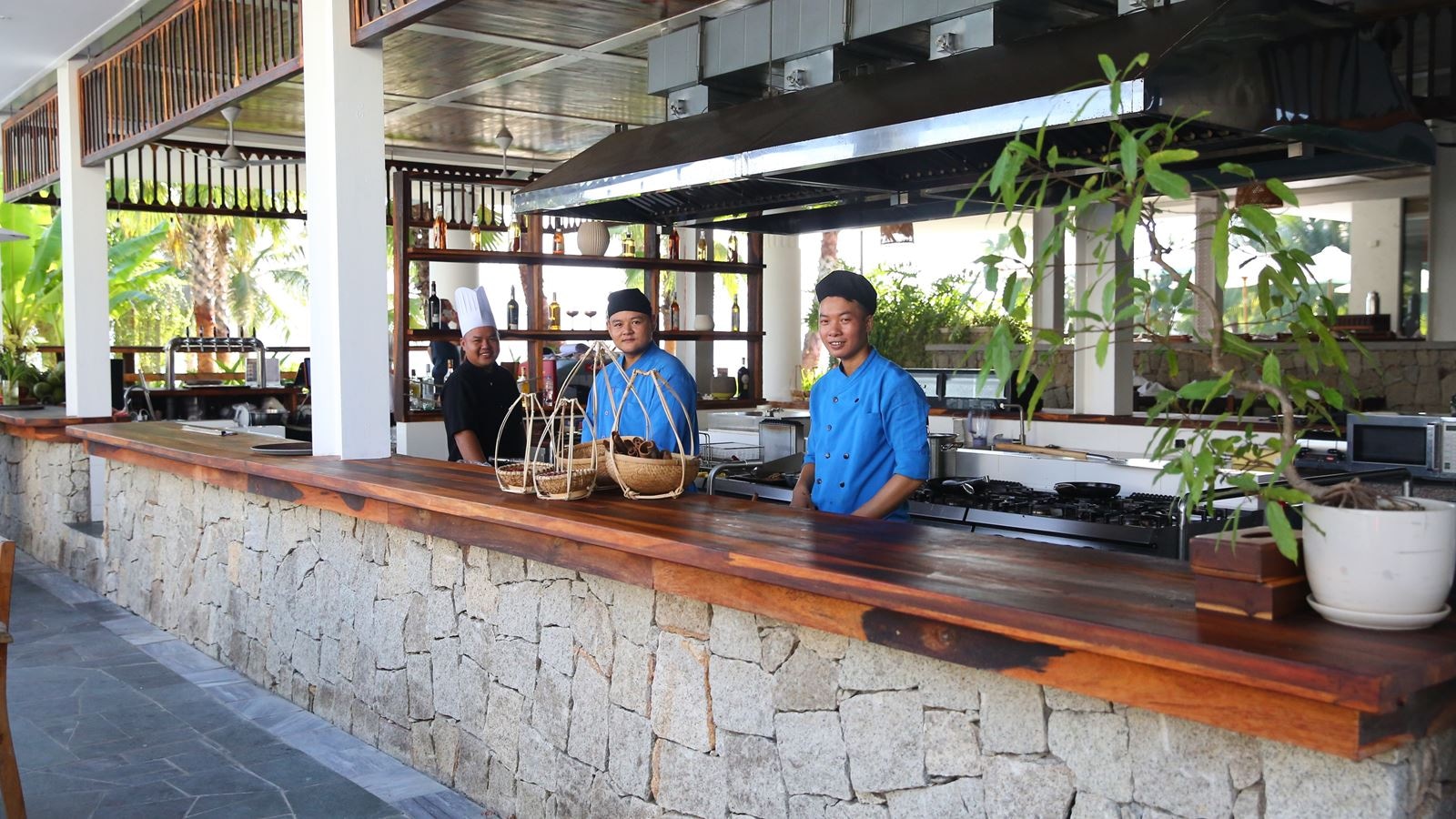 bars-opal-pool-bar