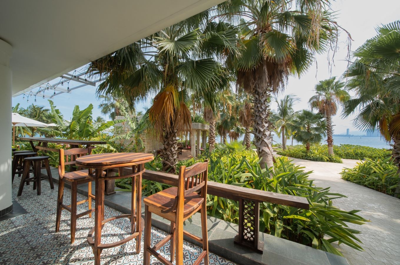 bars-opal-pool-bar