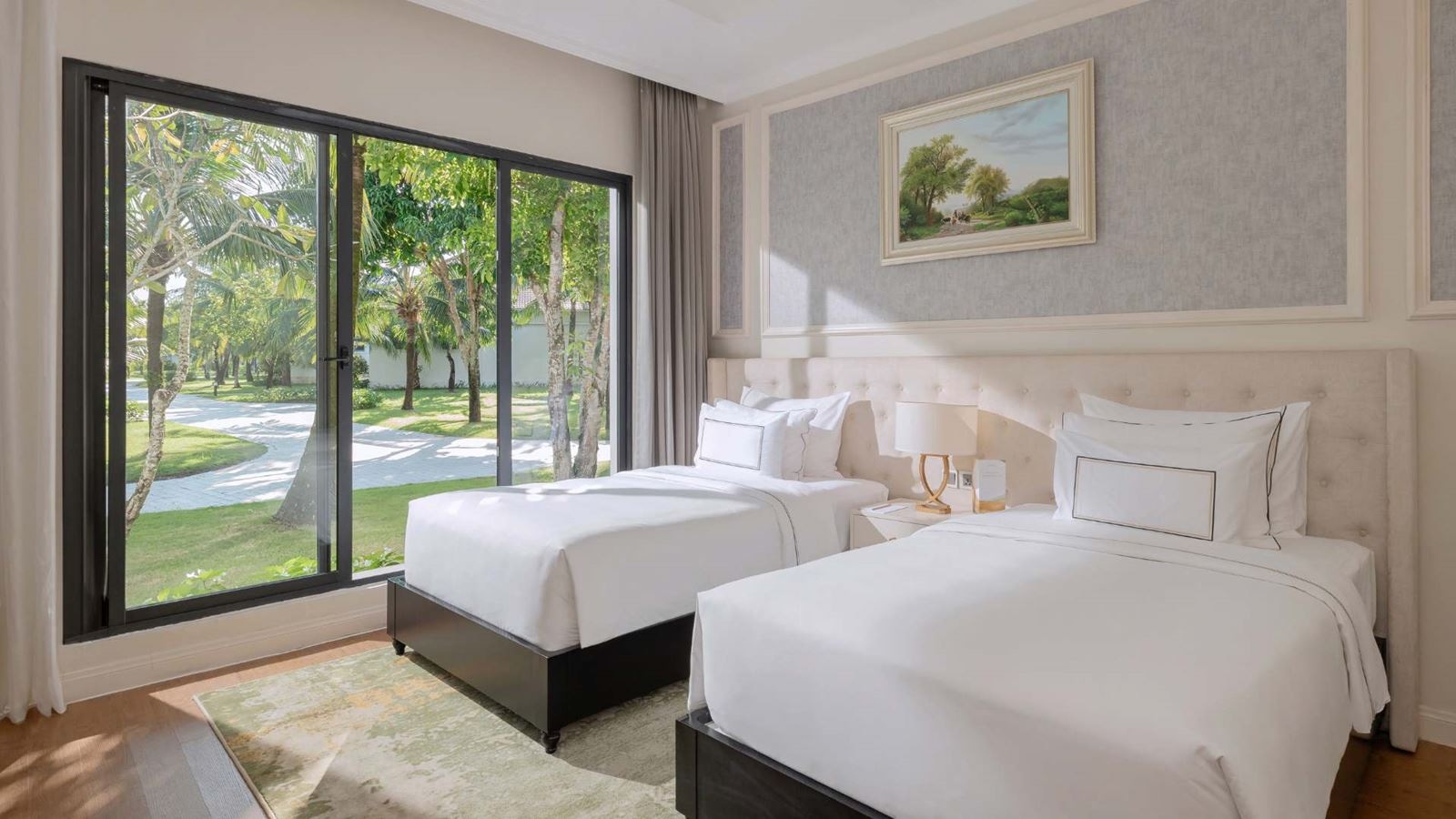 rooms-the-level-3bedroom-villa-lake-view-with-private-pool