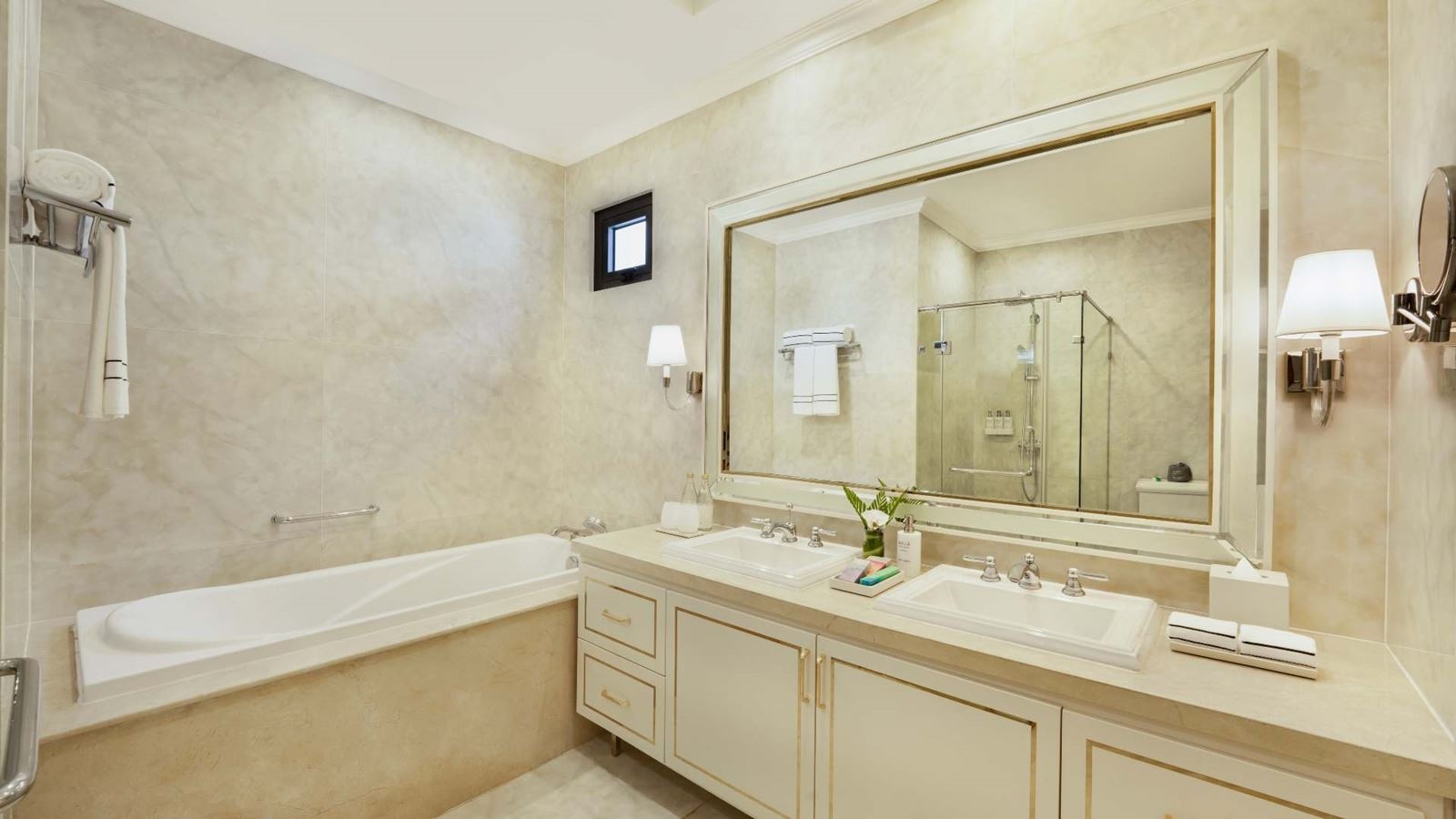 rooms-2bedroom-villa-lake-view-with-private-pool-no-extra-bed