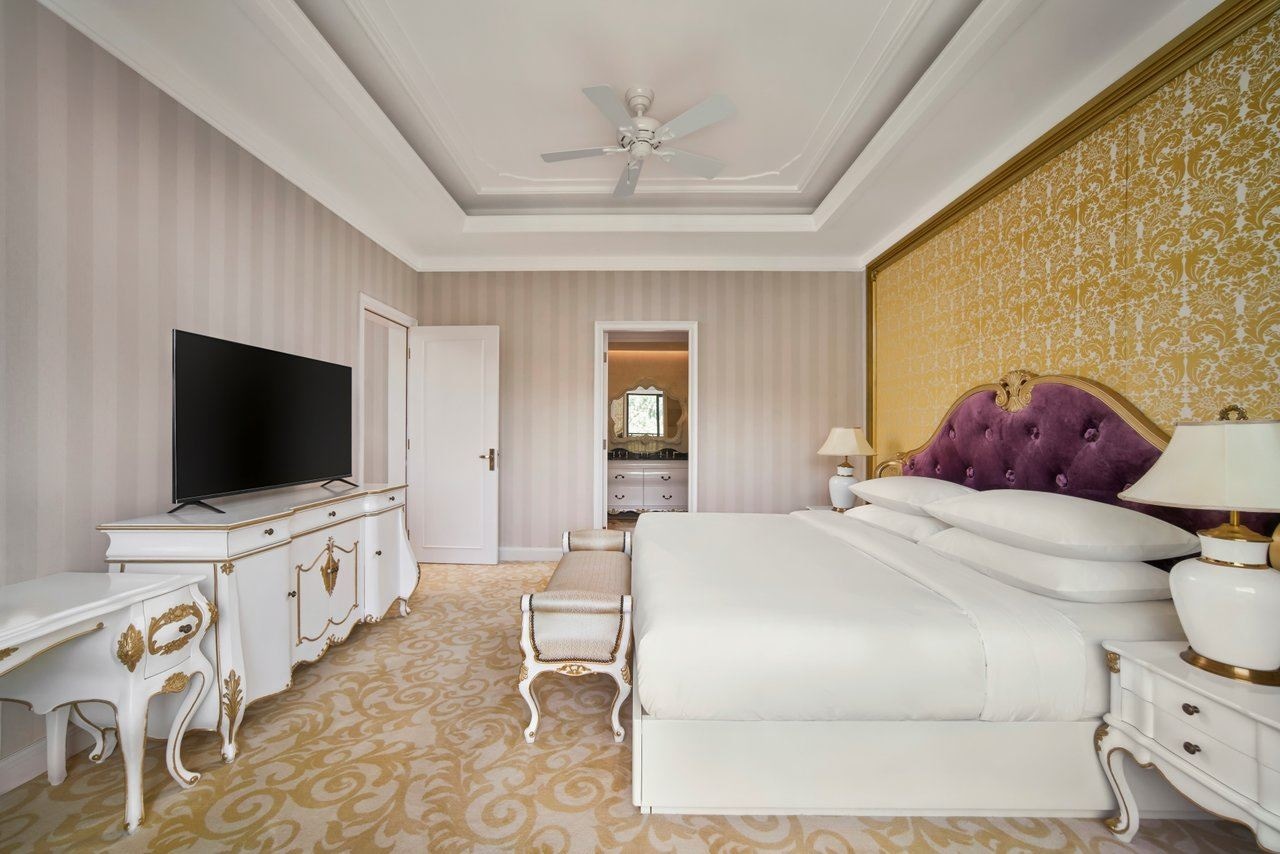 rooms-executive-suite-garden-view