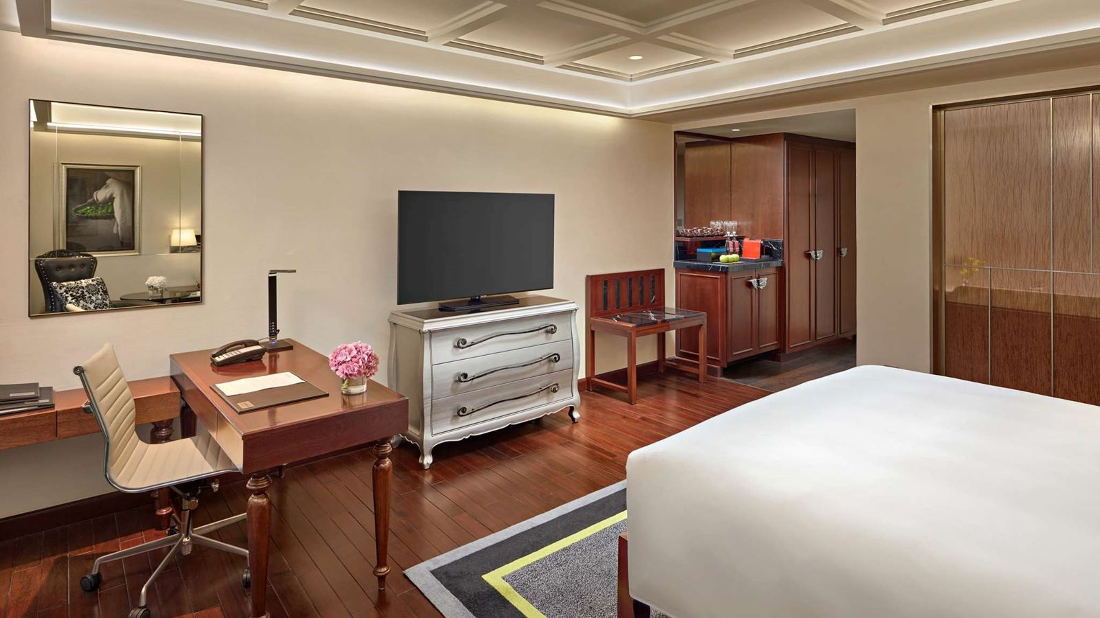 rooms-deluxe-room