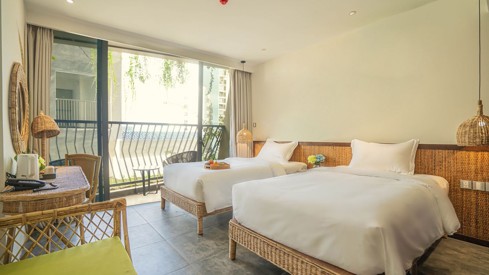 rooms-signature-essential-partial-sea-view-with-balcony-no-extra-bed