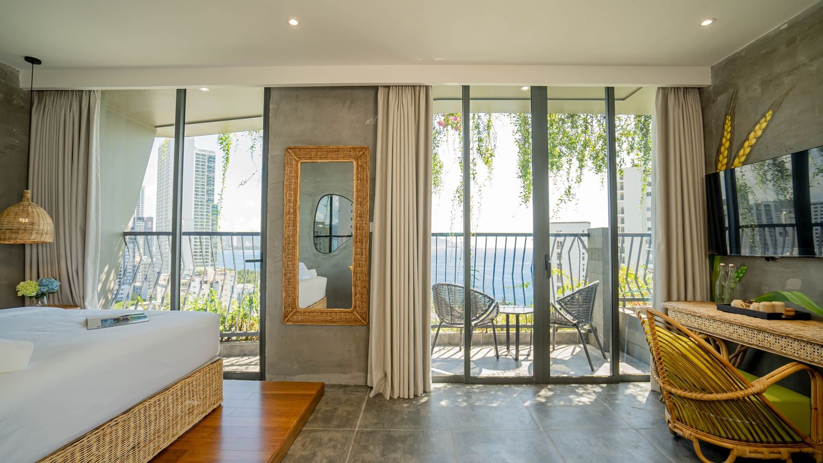 rooms-signature-bliss-seaview-with-balcony