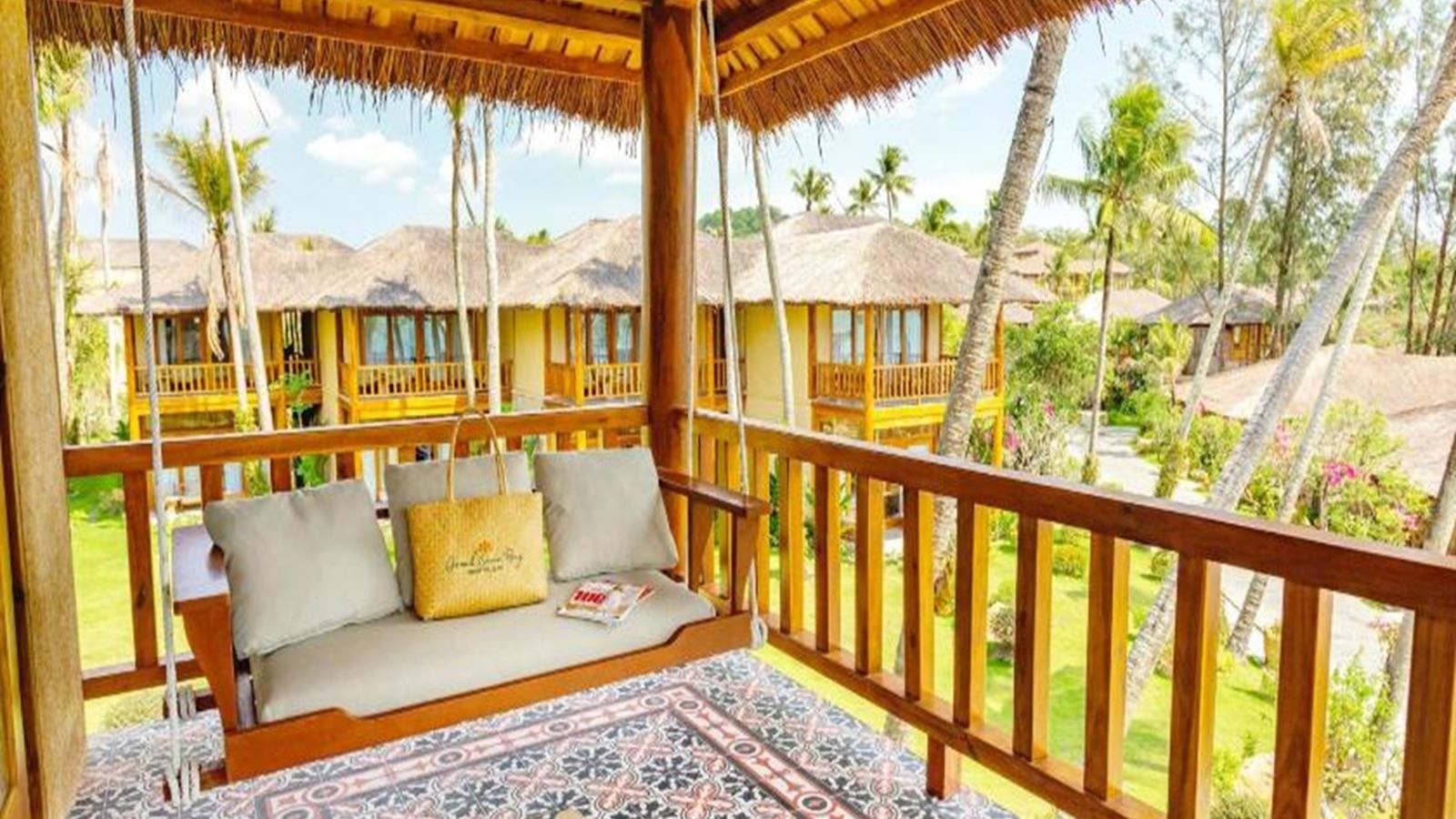 rooms-premium-ocean-breeze-with-balcony