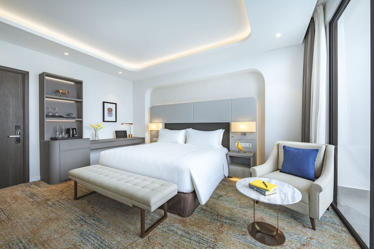 rooms-deluxe-ocean-view-with-balcony