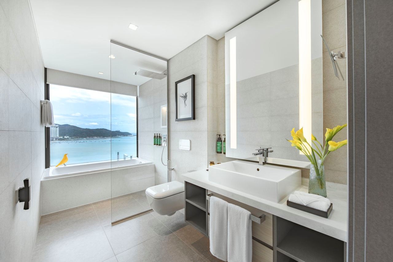 rooms-deluxe-ocean-view-with-balcony