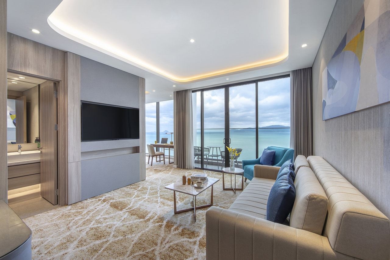 rooms-suite-ocean-view-with-balcony