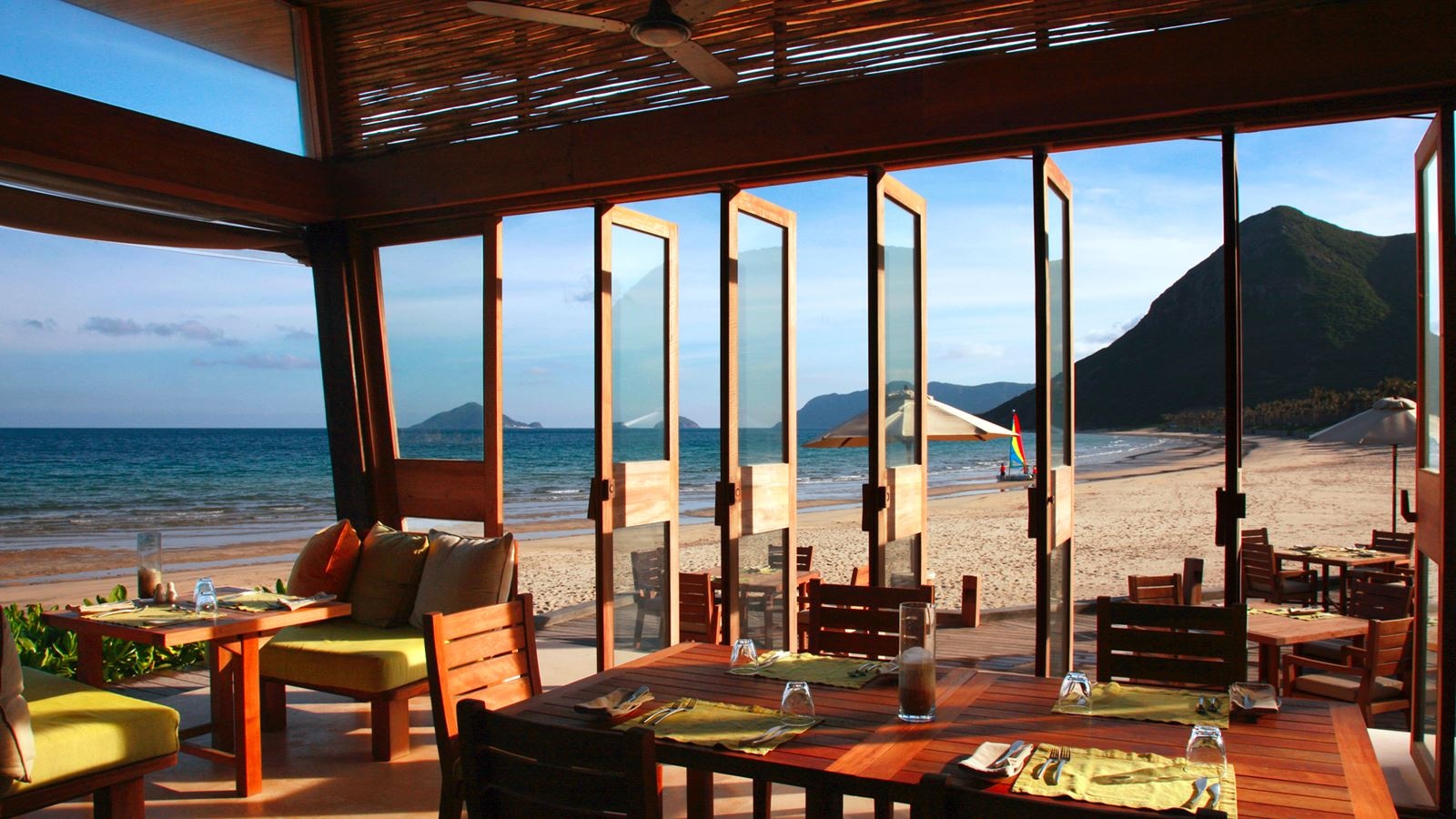 restaurants-by-the-beach