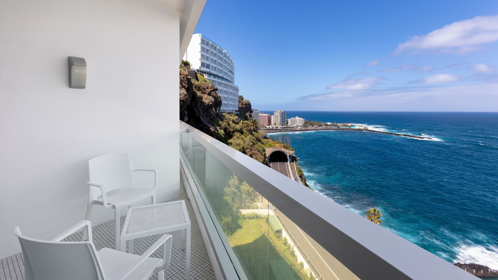 rooms-senator-service-sea-view-balcony