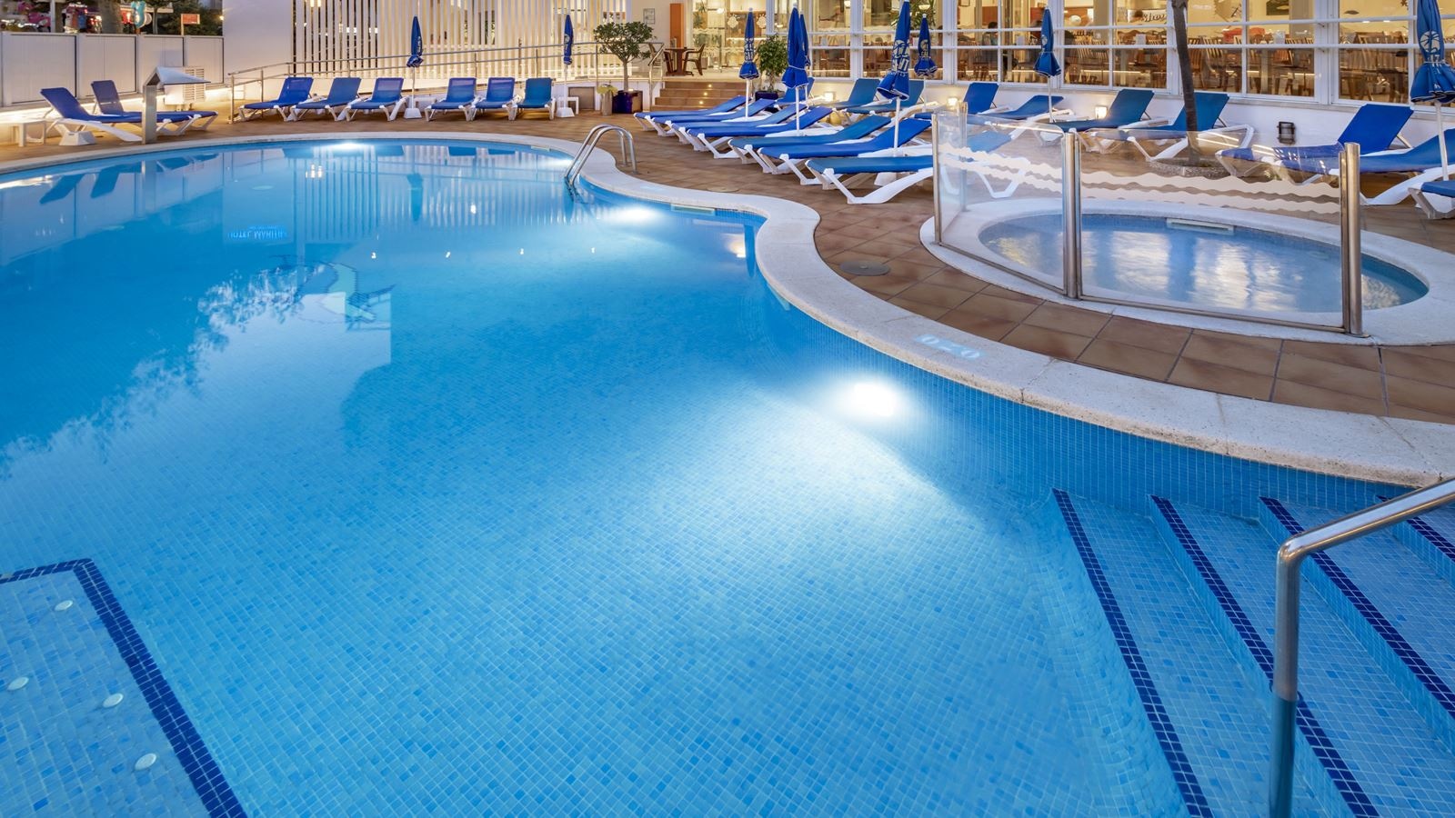 pools-outdoor-pool