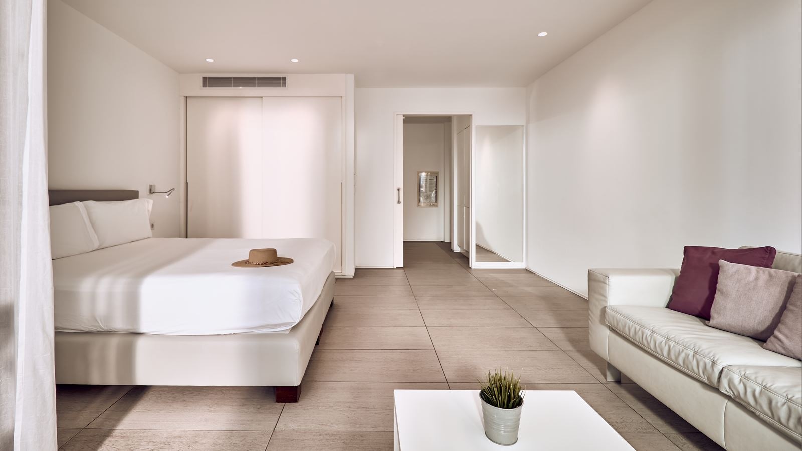rooms-studio-divinity-xs