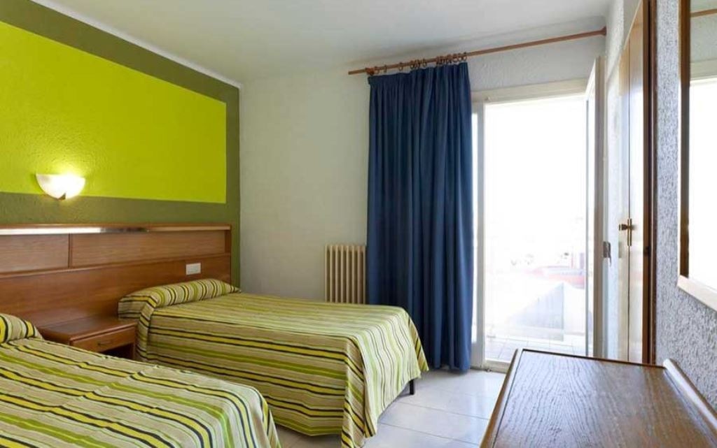 rooms-standard-room