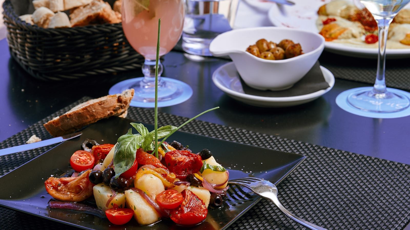 restaurants-restaurants