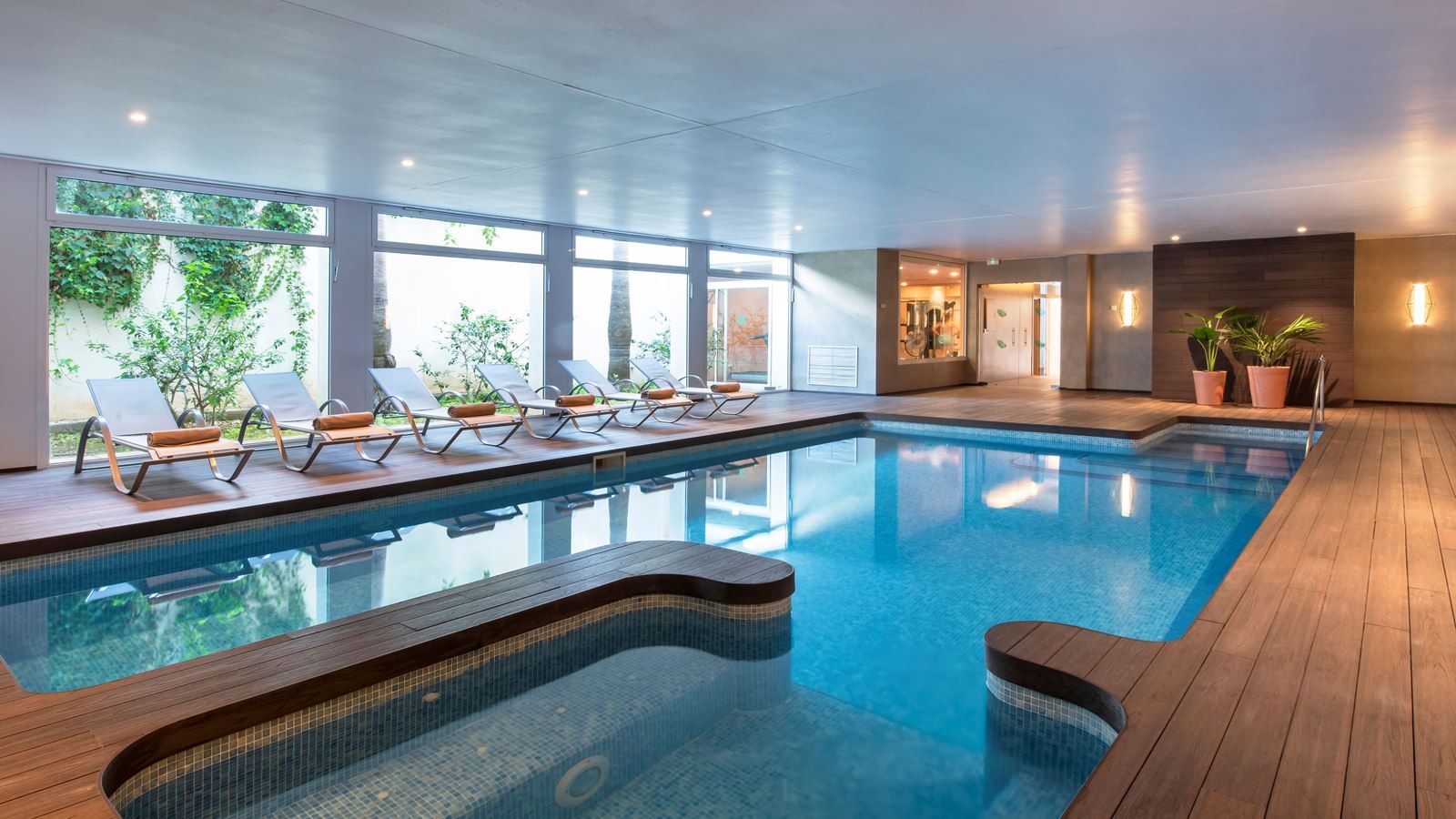 pools-indoor-pool