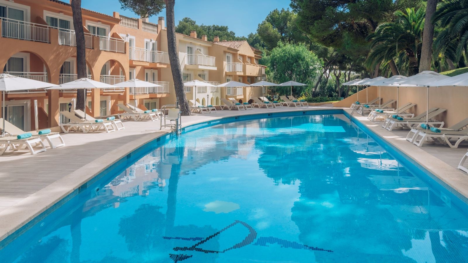 pools-outdoor-pool