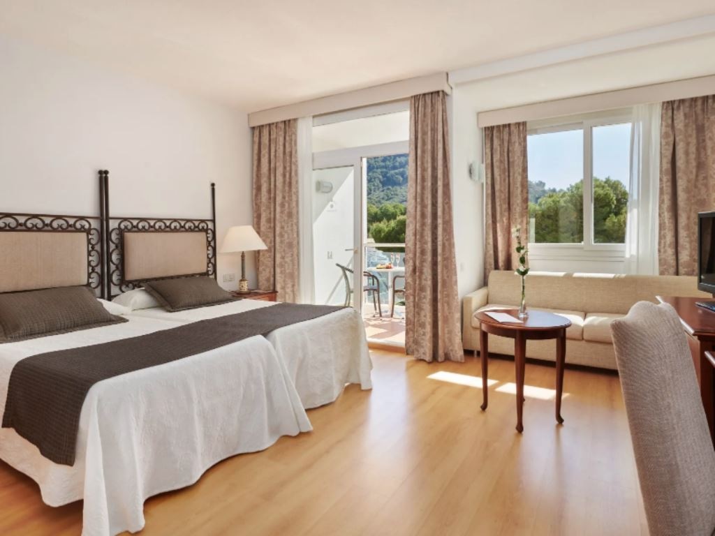 rooms-double-standard-with-balcony