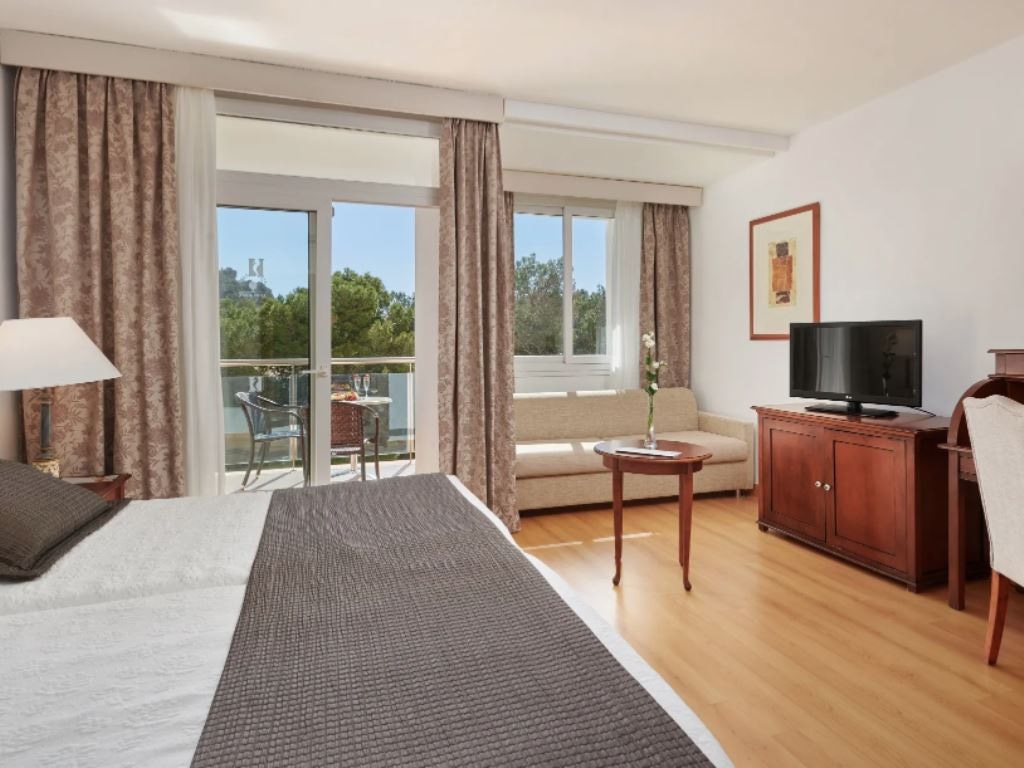 rooms-double-standard-with-balcony