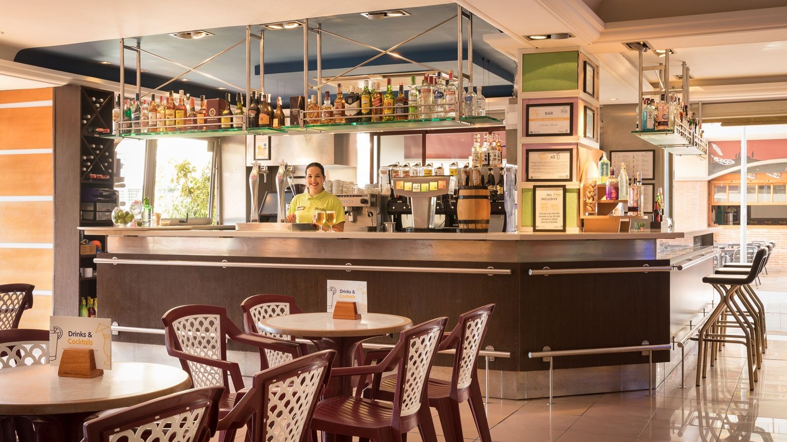 bars-main-bar