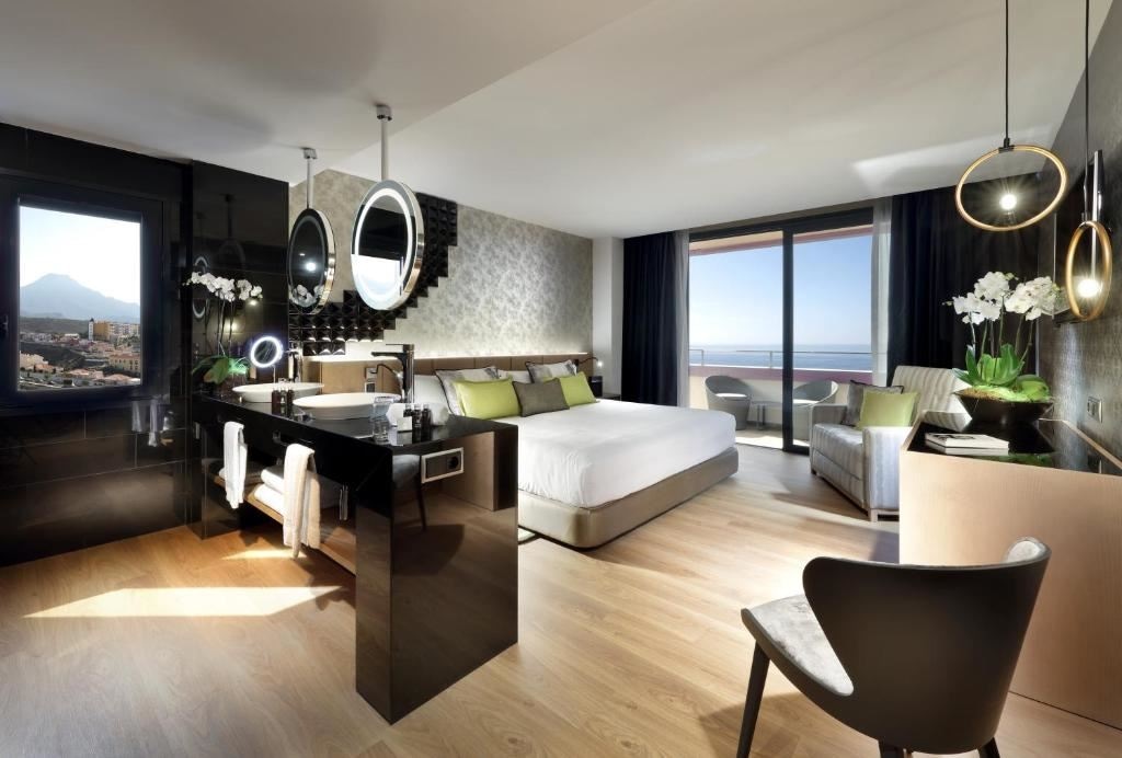 rooms-superior-balcony-or-terrace-dg
