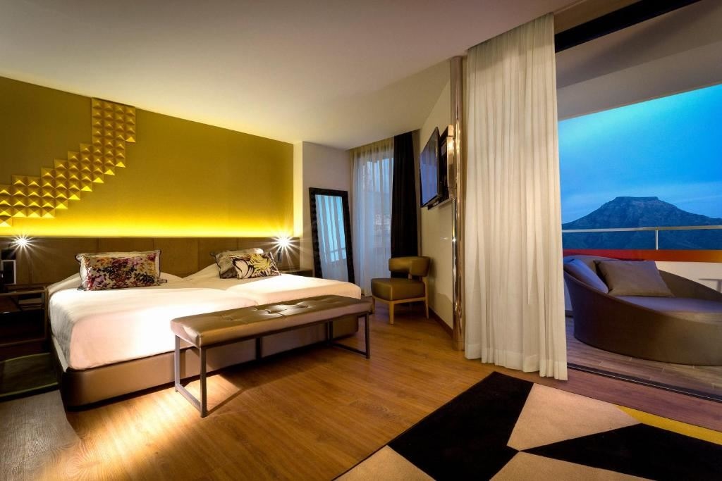 rooms-silver-suite-studio-fitness-balcony-or-terrace-sss