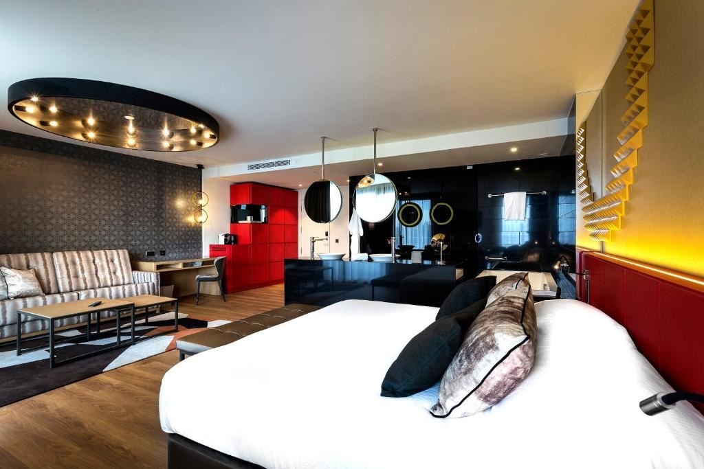 rooms-silver-suite-studio-fitness-balcony-or-terrace-sss