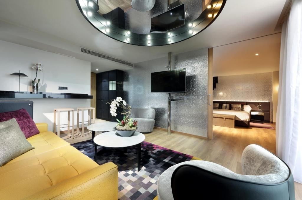 rooms-rock-suite-platinum-balcony-or-terrace