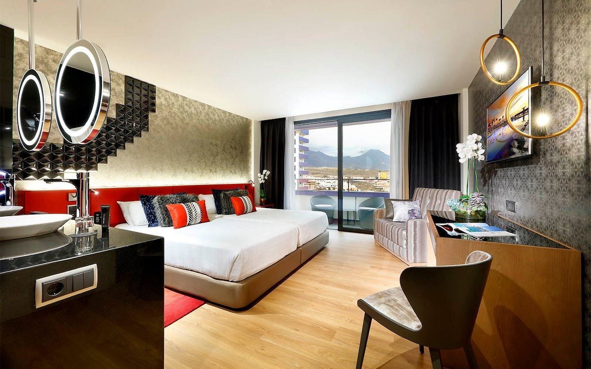 rooms-deluxe-with-rock-royalty-benefits-balcony-or-terrace-rrdx