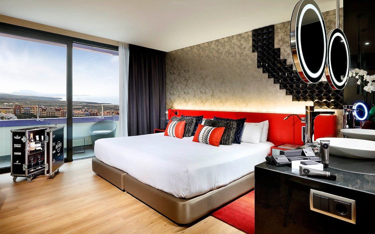 rooms-deluxe-with-rock-royalty-benefits-balcony-or-terrace-rrdx