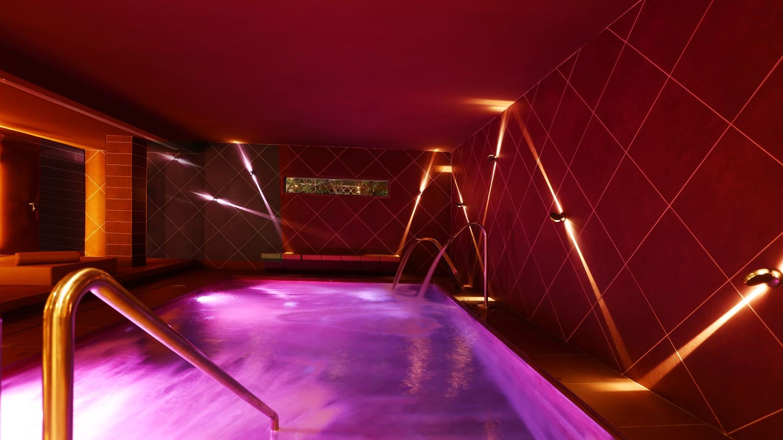 pools-indoor-pool