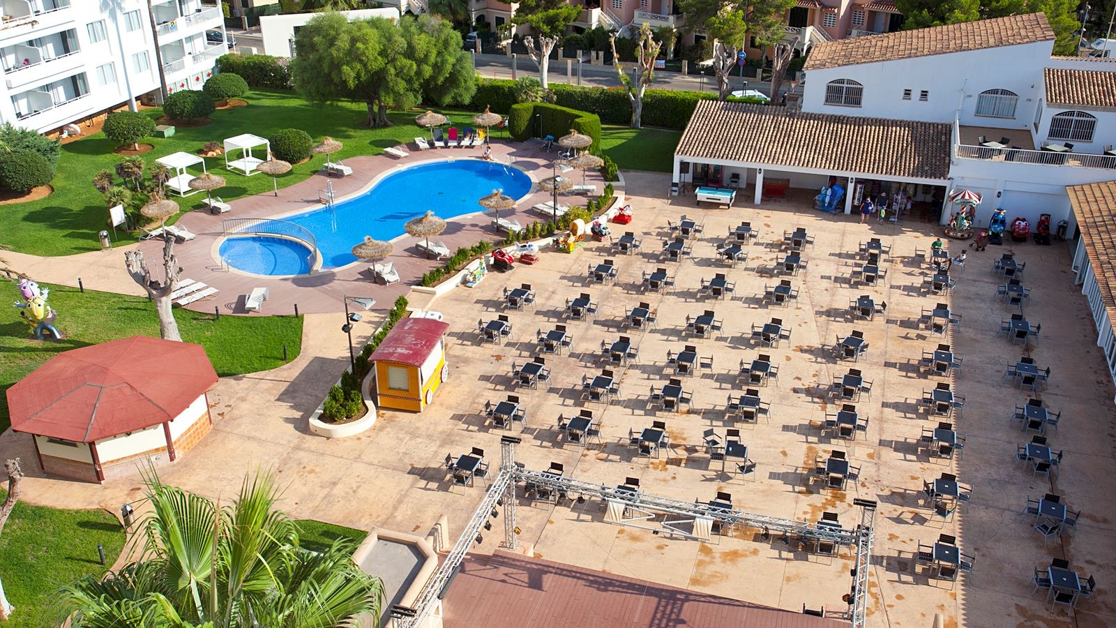 pools-outdoor-pool