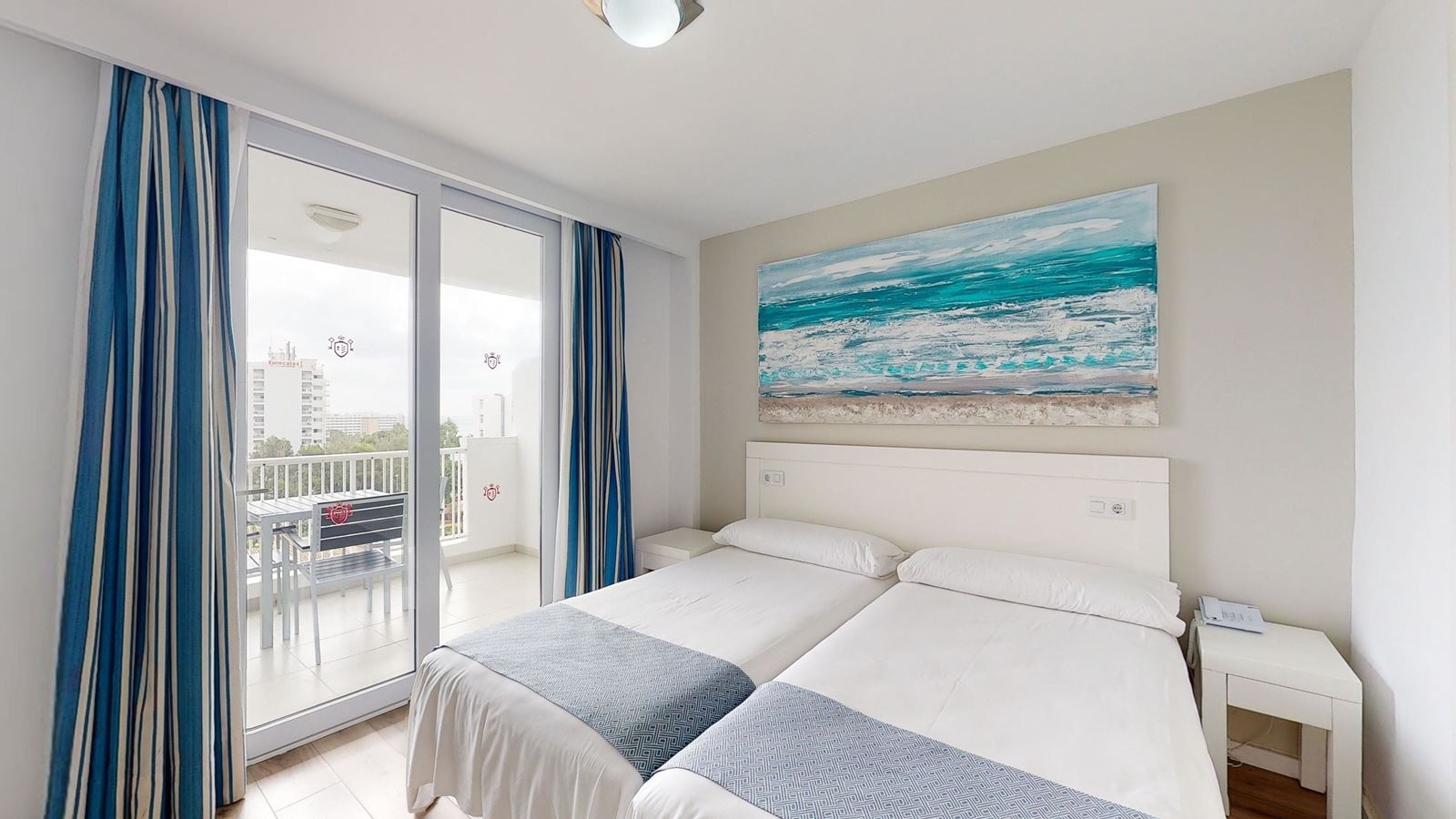 rooms-apartment-balcony-or-terrace