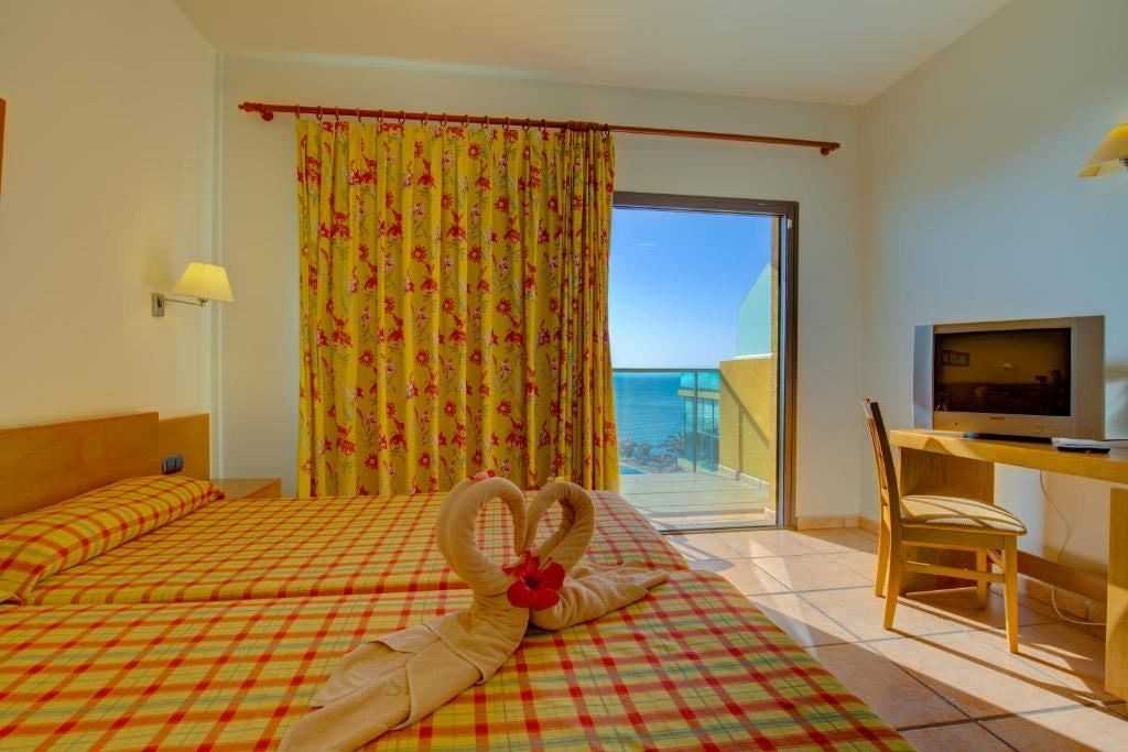 rooms-twin-sea-view-single-use-balcony-or-terrace
